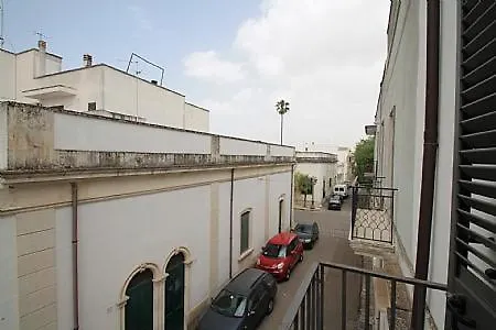 Sleeps 4 Air Con Apartment Cutrofiano
