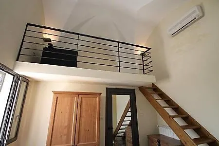 Sleeps 4 Air Con